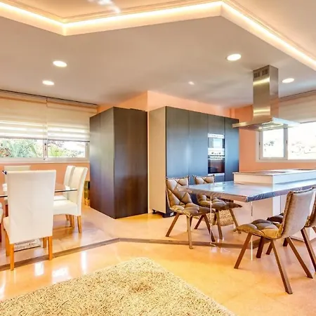 Costacabana - Valentina Willa Lloret de Mar