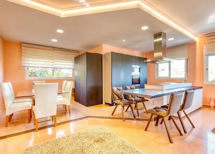 Costacabana - Valentina Willa Lloret de Mar